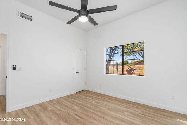 10530 E Escalante Road, Tucson, AZ 85730