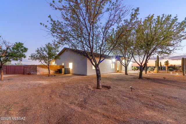 10530 E Escalante Road, Tucson, AZ 85730