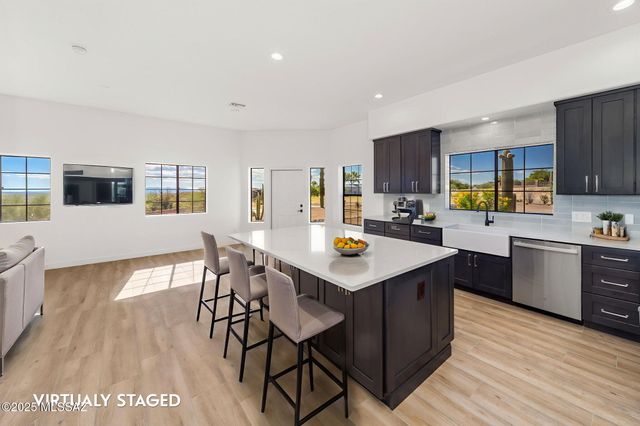 10530 E Escalante Road, Tucson, AZ 85730