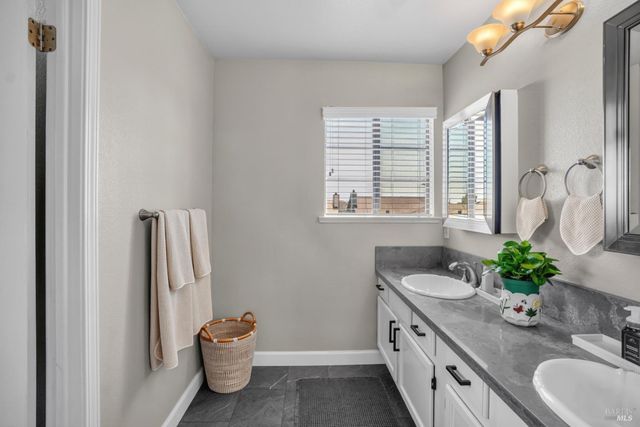 784 Calico Trl, Vacaville, CA 95687