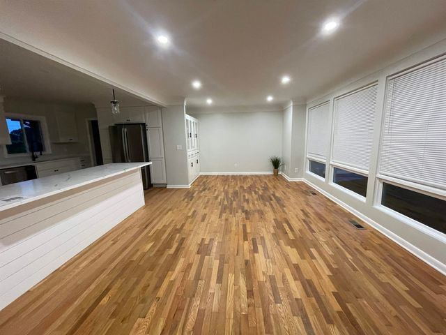 114 E Henry Street, Flushing, MI 48433