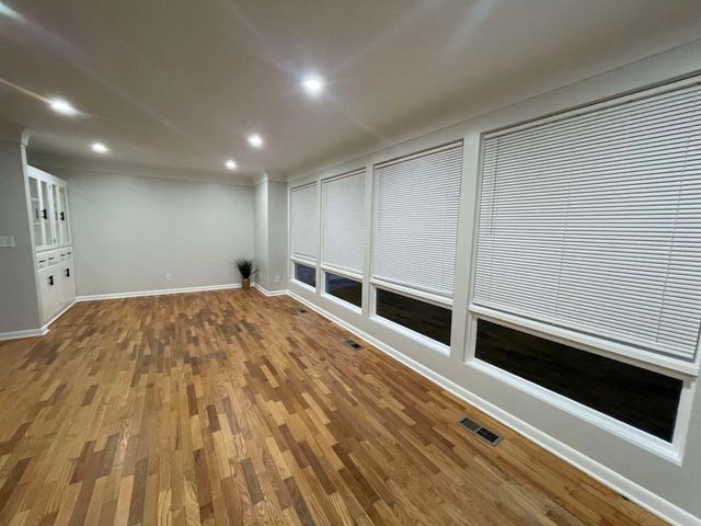 114 E Henry Street, Flushing, MI 48433