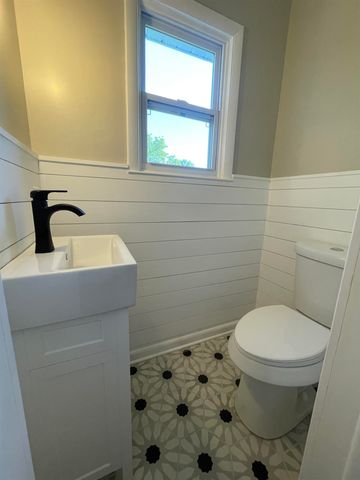 114 E Henry Street, Flushing, MI 48433