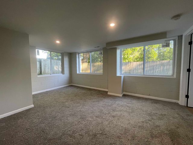 114 E Henry Street, Flushing, MI 48433