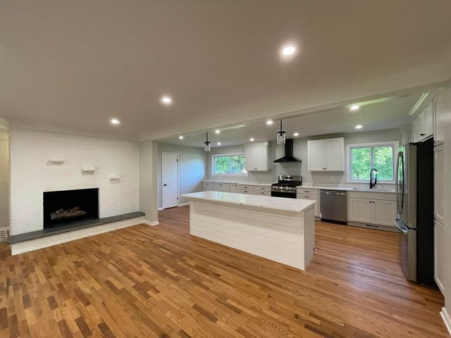 114 E Henry Street, Flushing, MI 48433