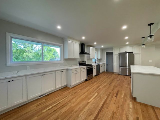 114 E Henry Street, Flushing, MI 48433