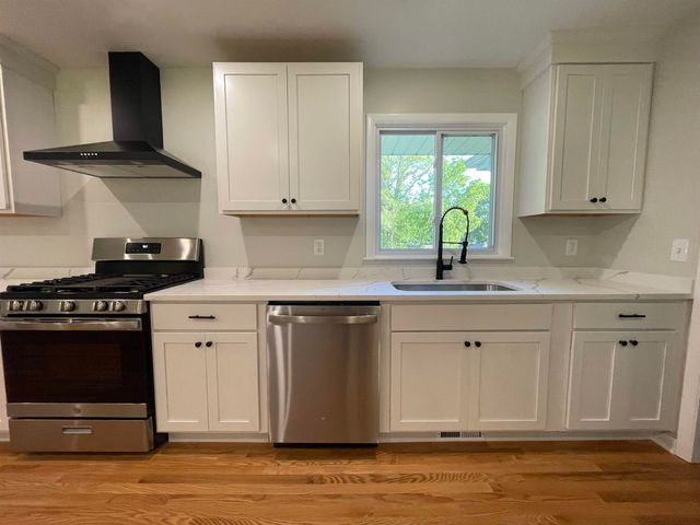 114 E Henry Street, Flushing, MI 48433