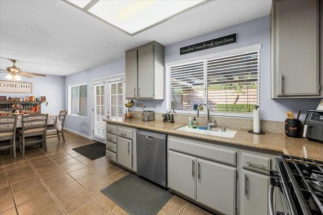 1046 W 57th Street ., San Bernardino, CA 92407