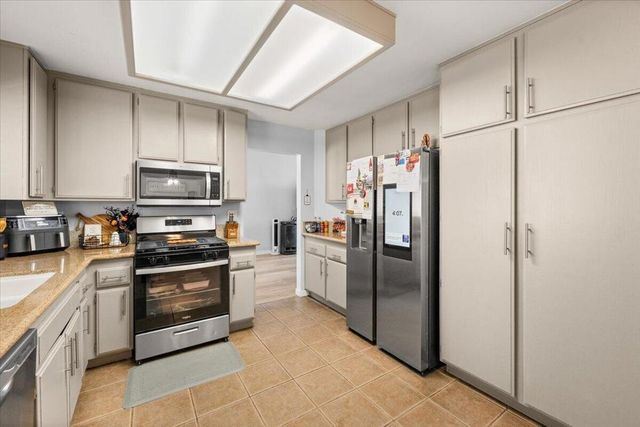 1046 W 57th Street ., San Bernardino, CA 92407