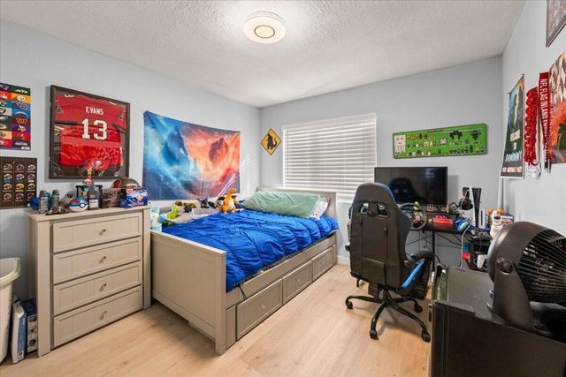 1046 W 57th Street ., San Bernardino, CA 92407
