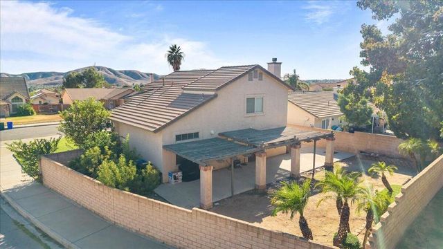 1046 W 57th Street ., San Bernardino, CA 92407