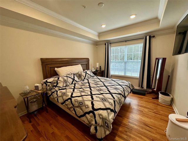 121 Wildwood Circle, Holtsville, NY 11742