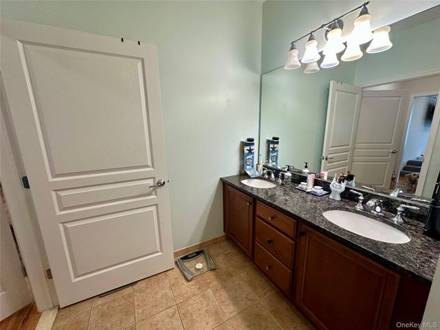 121 Wildwood Circle, Holtsville, NY 11742