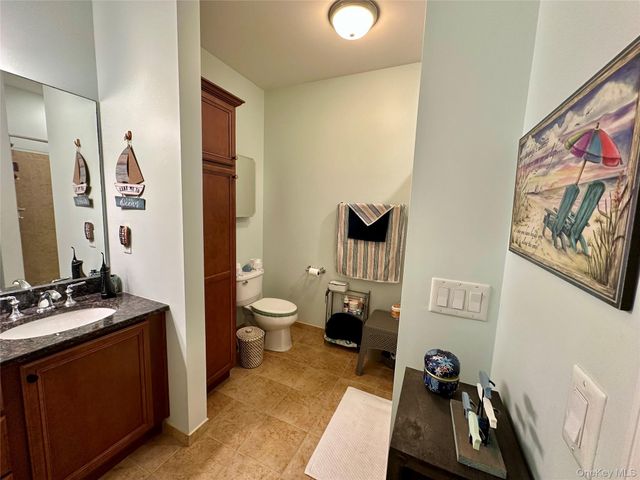 121 Wildwood Circle, Holtsville, NY 11742