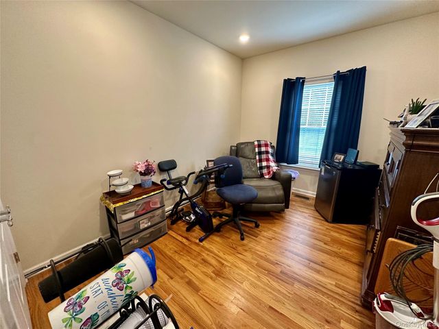 121 Wildwood Circle, Holtsville, NY 11742