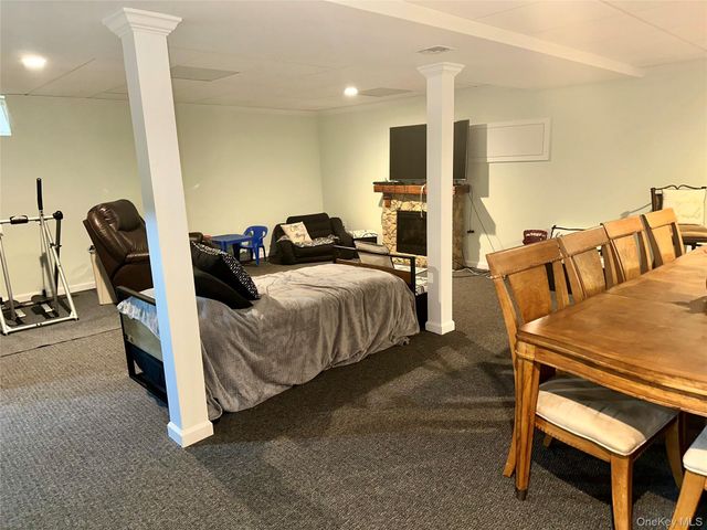 121 Wildwood Circle, Holtsville, NY 11742