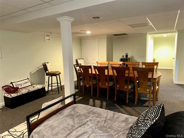 121 Wildwood Circle, Holtsville, NY 11742