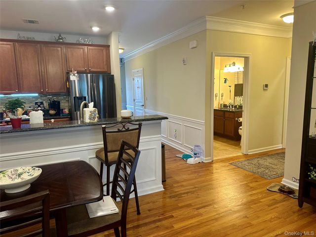 121 Wildwood Circle, Holtsville, NY 11742