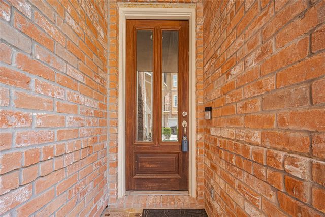24 Versante Court, Houston, TX 77070