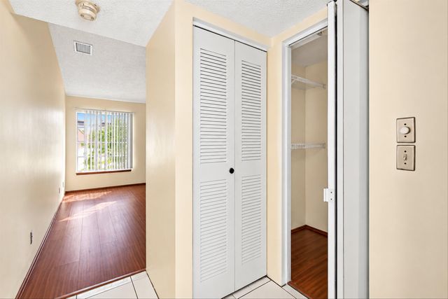 7420 NW 34th Street, Lauderhill, FL 33319