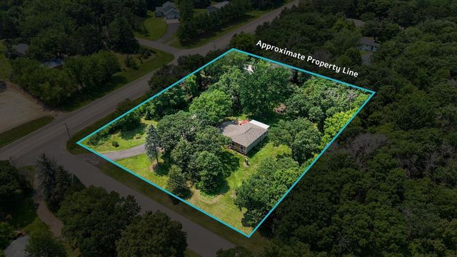 19322 Linnet Street NW, Oak Grove, MN 55011