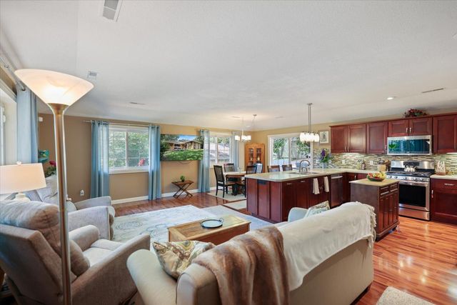 19322 Linnet Street NW, Oak Grove, MN 55011