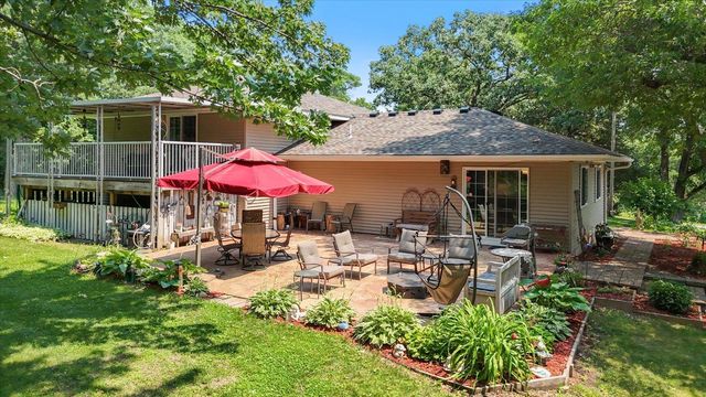 19322 Linnet Street NW, Oak Grove, MN 55011