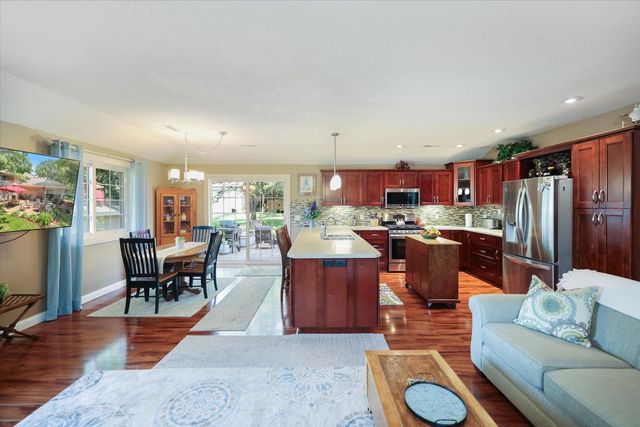 19322 Linnet Street NW, Oak Grove, MN 55011