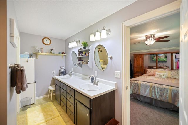 19322 Linnet Street NW, Oak Grove, MN 55011