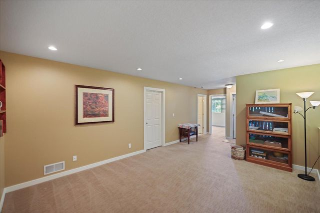 19322 Linnet Street NW, Oak Grove, MN 55011