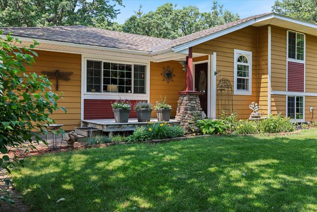 19322 Linnet Street NW, Oak Grove, MN 55011