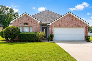 6858 Stillwater Drive, Willis, TX 77318
