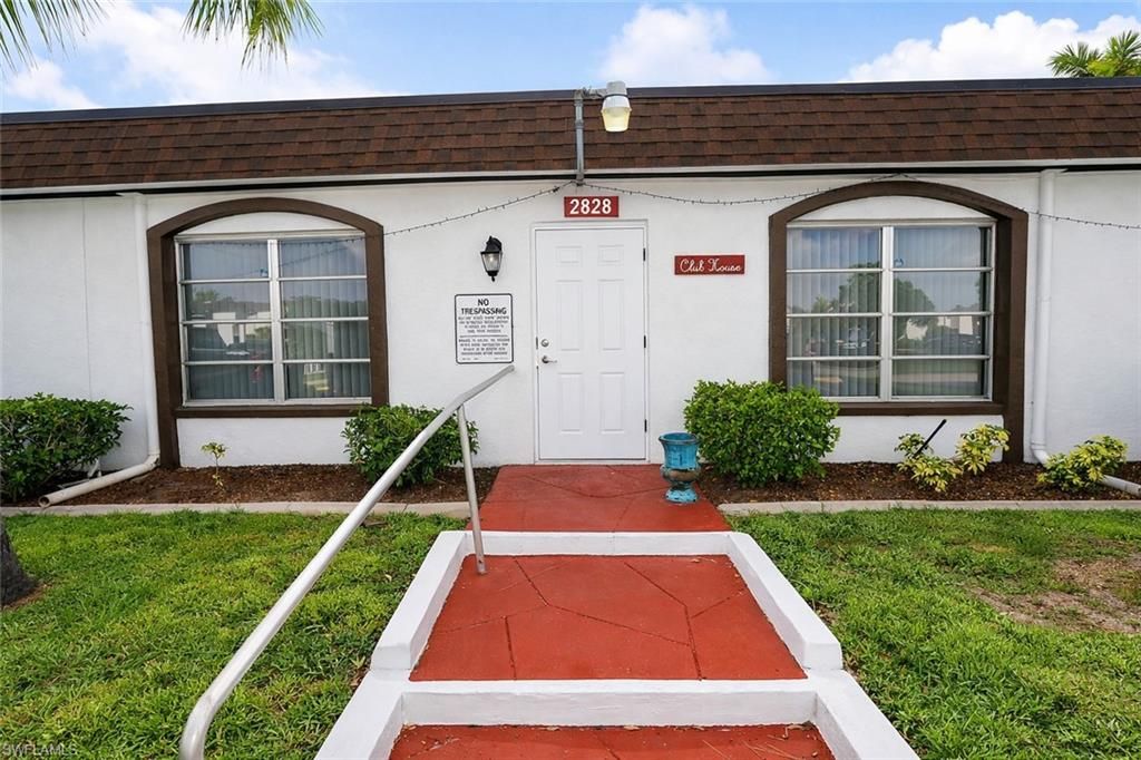 2828 Jackson ST C5, FORT MYERS, FL 33901 — photo 2