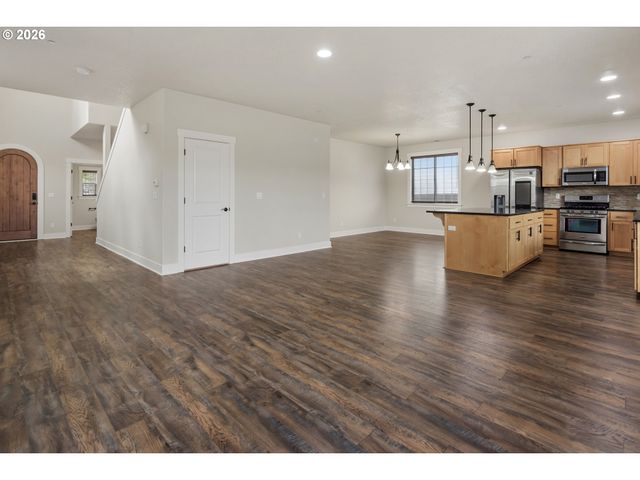 326 Ne 77TH Ave, Hillsboro, OR 97124