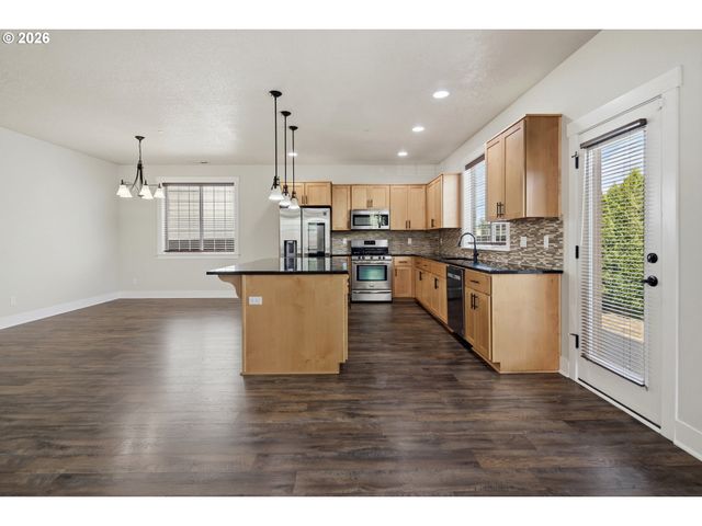 326 Ne 77TH Ave, Hillsboro, OR 97124
