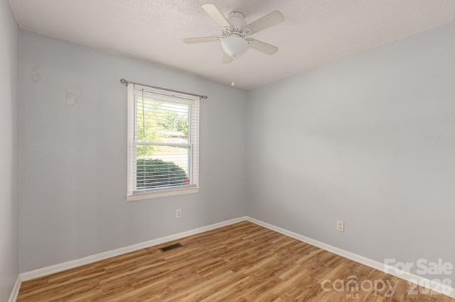 2101 LaMesa Court, Lenoir, NC 28645