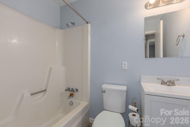 2101 LaMesa Court, Lenoir, NC 28645
