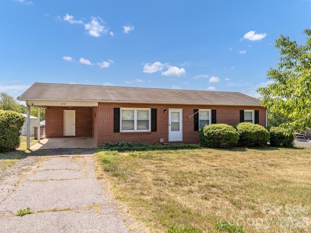 2101 LaMesa Court, Lenoir, NC 28645