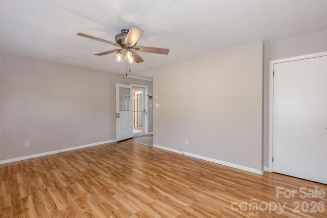 2101 LaMesa Court, Lenoir, NC 28645