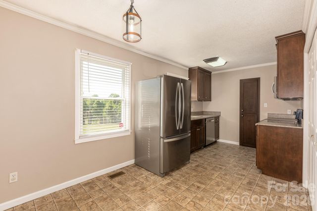 2101 LaMesa Court, Lenoir, NC 28645
