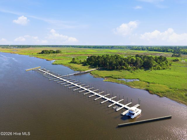 113 Holly Berry Court, Wilmington, NC 28401