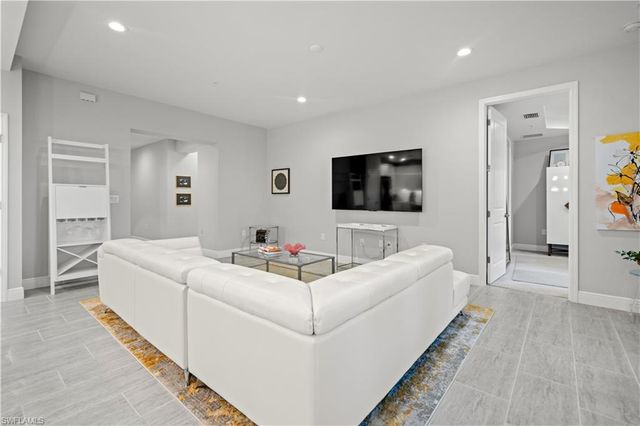 2560 Seychelles DR # 1003, Naples, FL 34112