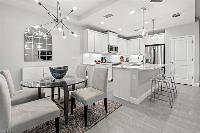 2560 Seychelles DR # 1003, Naples, FL 34112