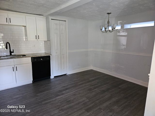 9062 2ND Avenue, Jacksonville, FL 32208