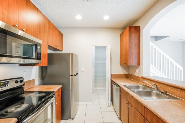 2281 NE 42nd Cir, Homestead, FL 33033