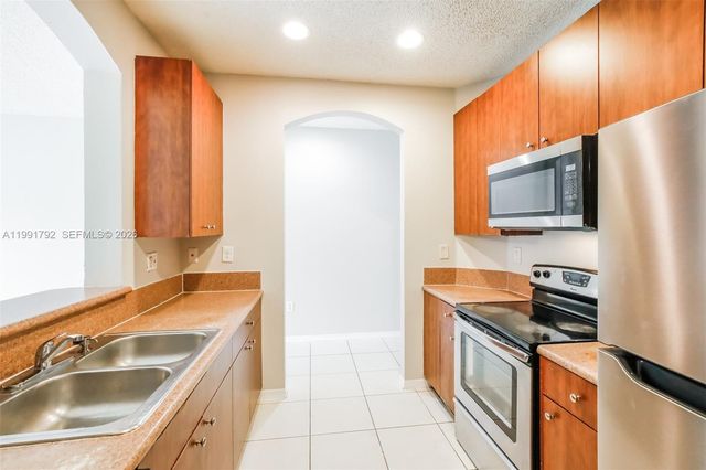 2281 NE 42nd Cir, Homestead, FL 33033