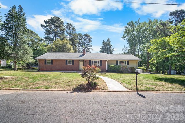 26 Eastside Drive, Lexington, NC 27292