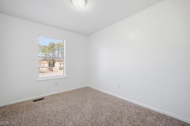 393 Jury LN, Newport News, VA 23608