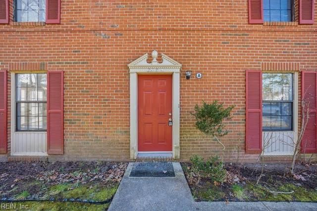 393 Jury LN, Newport News, VA 23608