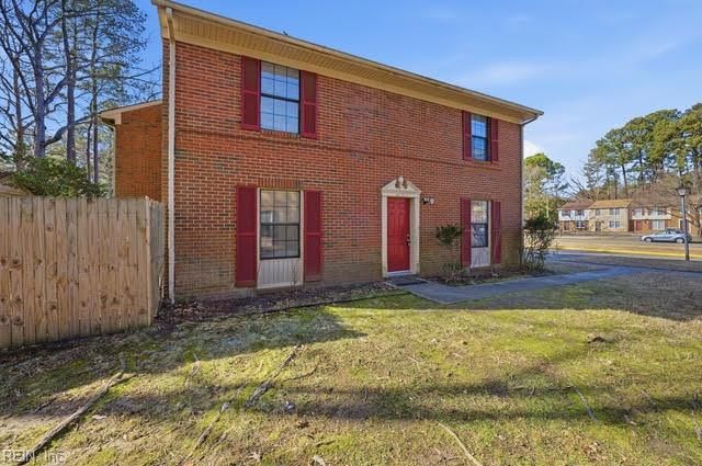 393 Jury LN, Newport News, VA 23608